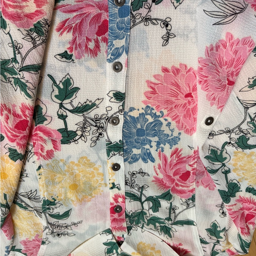 Floral Button-Up Blouse - Multicolor - Picture 8 of 8